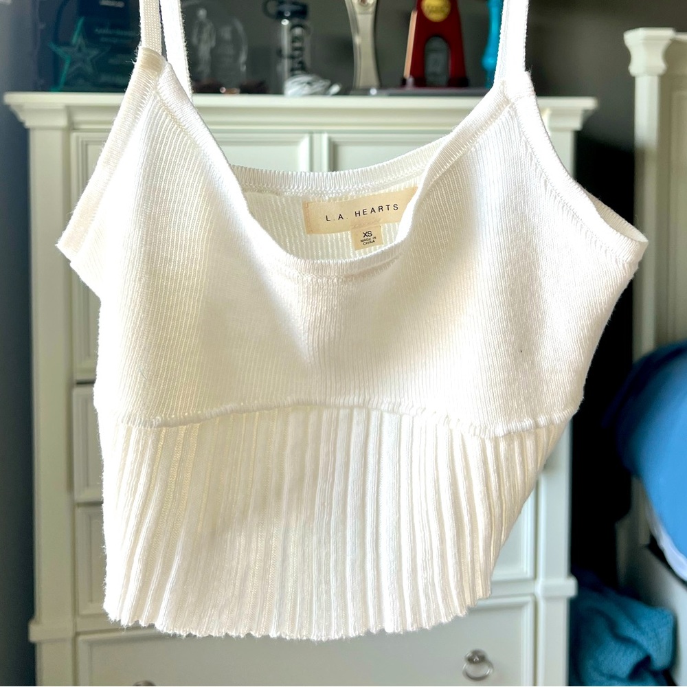 White cropped tank